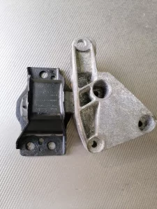 Подушка двигателя рено