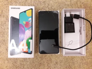 Смартфон Samsung Galaxy A41