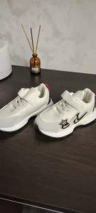 Детские кроссовки