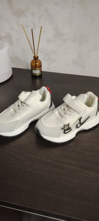 Детские кроссовки