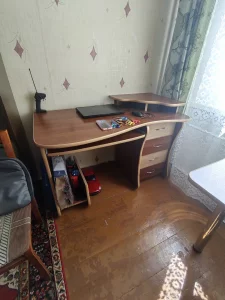Стол письменный
