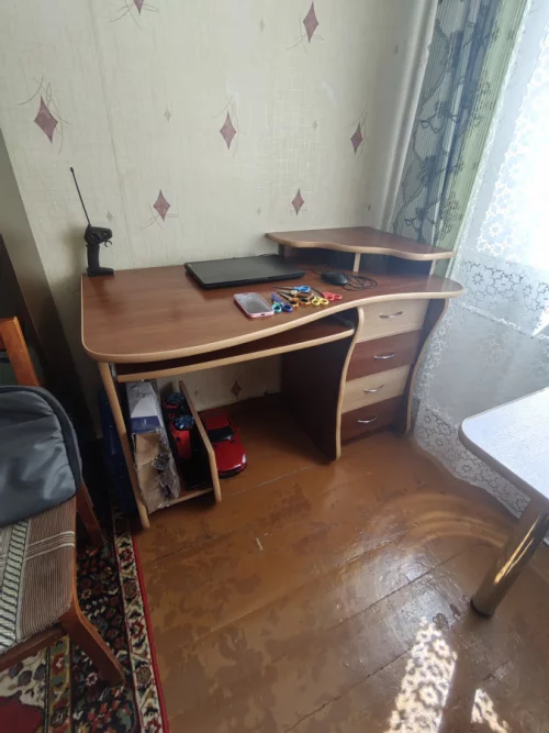 Стол письменный