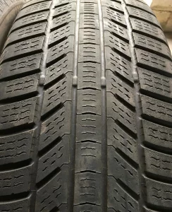 Покрышки зимние 215/65/17 Continental