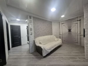 3-комнатная квартира по пр-ту Строителей, д. 18