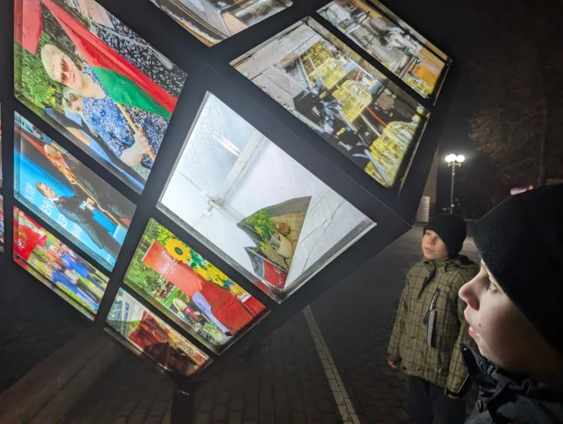 Аллея трудовой славы в Бобруйске страдает от непогоды и, кажется, вандалов