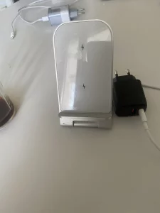 Беспроводную зарядку срочно 50р в комплекте все есть блок прово