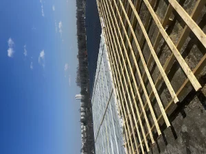 Кровельщик на двухскатную крышу