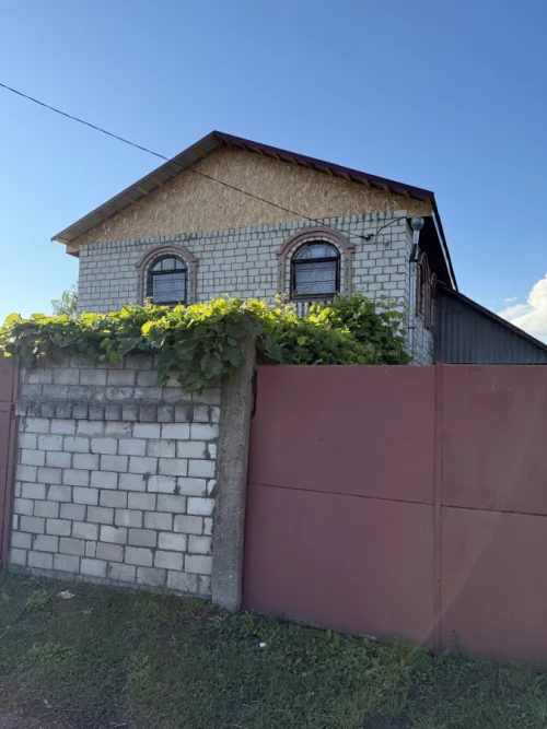 Дом в деревне Савичи