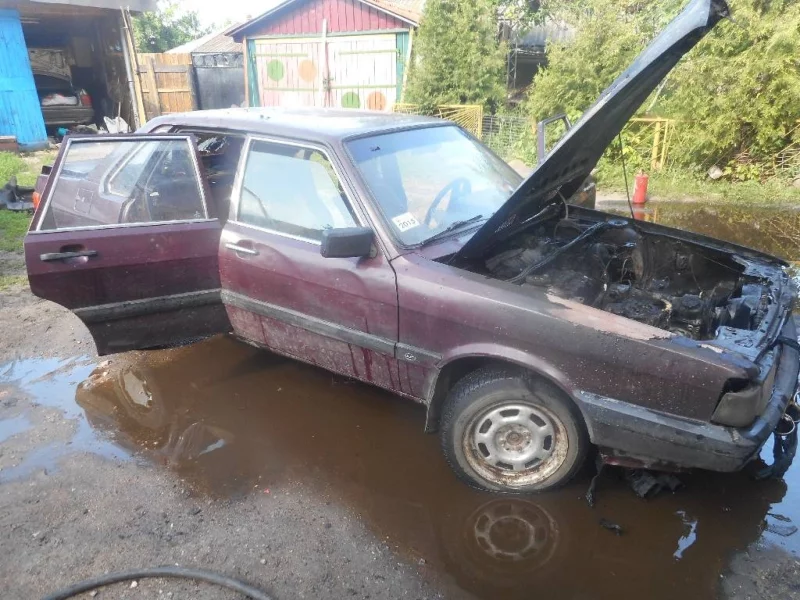 Горел автомобиль на улице Бахарова
