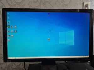 Монитор Benq G2410 HD 24 дюйма 30 рублей