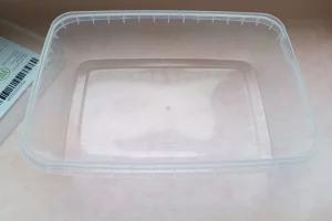 Пластмассовые коробки с крышками