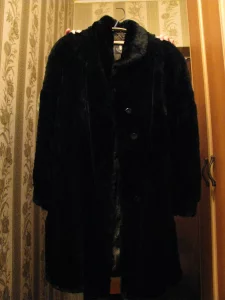Продам шубу под котик размер 48