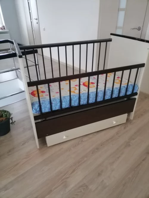 Кроватка для ребёнка с матрасом
