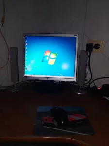 Монитор LG