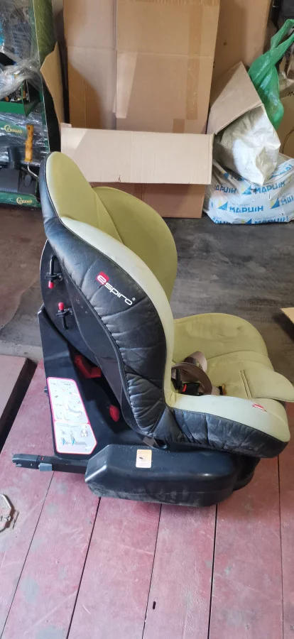 Автокресло 100 руб