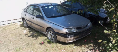 Автомобили по запчастям