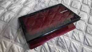 Ноутбук SAMSUNG R578