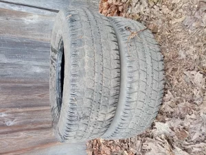 Пара уставших покрышек Бел 77 размер 225/70/R15С