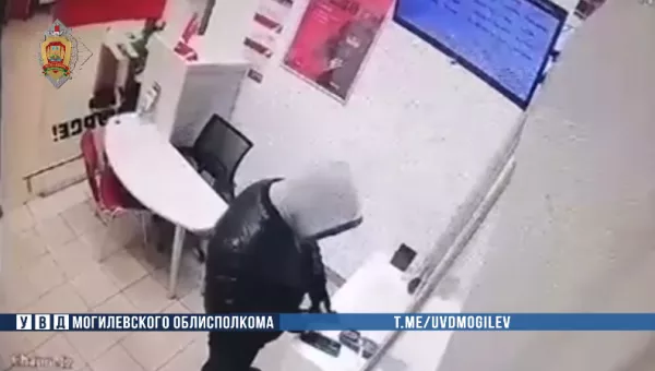 Сим-карта в мусор, телефон - себе: в обменном пункте Бобруйска задержан вор