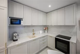 Кухни угловые в СПб: функциональность и стиль для вашей квартиры