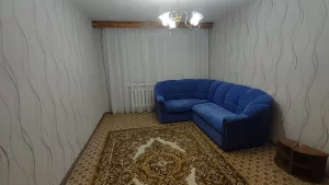 3 квартиру на 6 микрорайоне на длительный срок