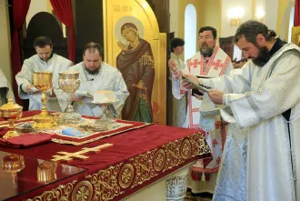 Епископ Бобруйский и Быховский Серафим возглавил престольное торжество в Никольском кафедральном соборе в день памяти святителя Николая Чудотворца