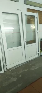 Комплект входной двери ПВХ (2 створки, стеклопакет)