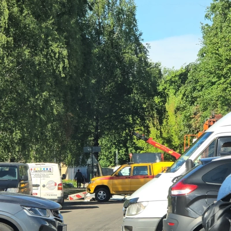 На улице Пушкина произошло какое-то происшествие, аварийная Газовая служба перекрыла дорогу