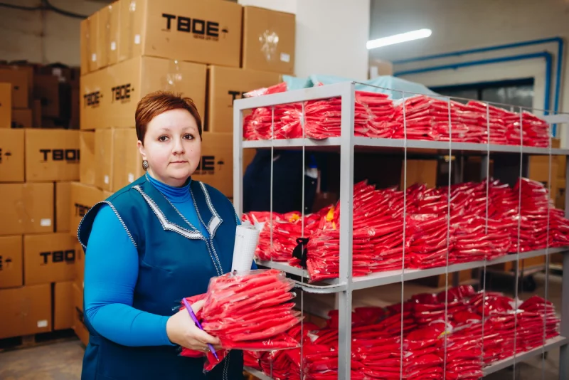Посмотрите, как в Бобруйске шьют одежду для бренда «Твое»
