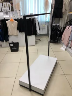 Для магазина одежды.