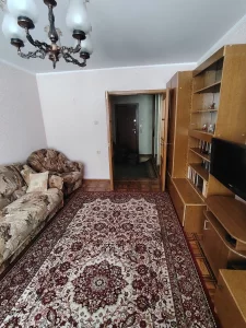 Продам однокомнатную квартиру пр. Строителей 34