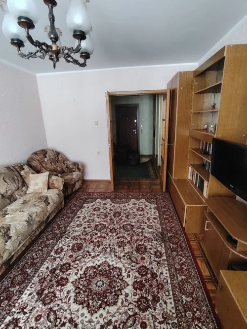 Продам однокомнатную квартиру пр. Строителей 34