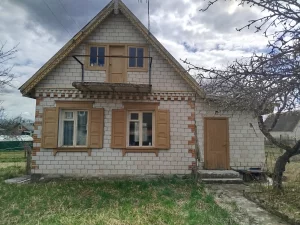 Продается 2 участка с коттеджем, гаражем и баней