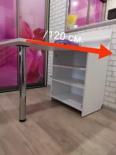Маникюрный столик