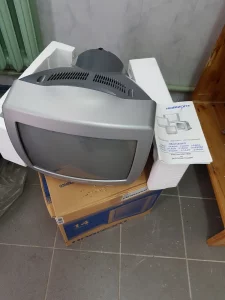 Маленький телевизор б/у