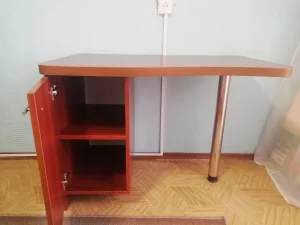 Стол письменный, 100 руб