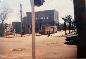 Когда собор был бассейном и Икарусы ездили по Бобруйску. Фотофакт из 2002