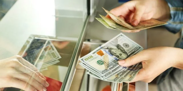 Курсы валют на 30 августа 2023: доллар вырос еще сильнее