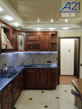 Трехкомнатная квартира на пр-де Звёздном