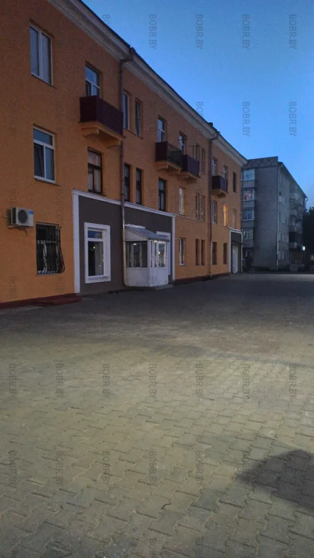 Это всё, что осталось после киосков. Октябрьская. 