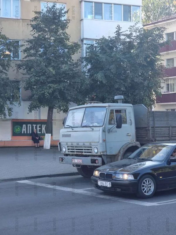 Антиэкология. Дым с этого маза, завонял всю улицу