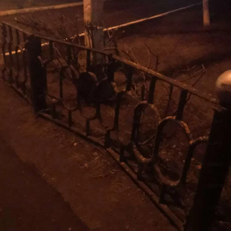 Вогнут так какбудто въехали 