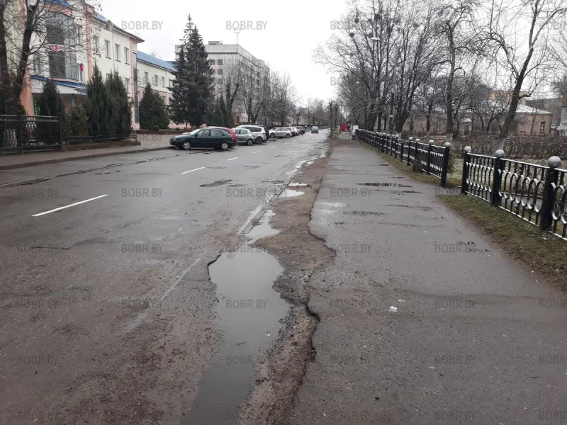 Граница ьротуара неизвеста
