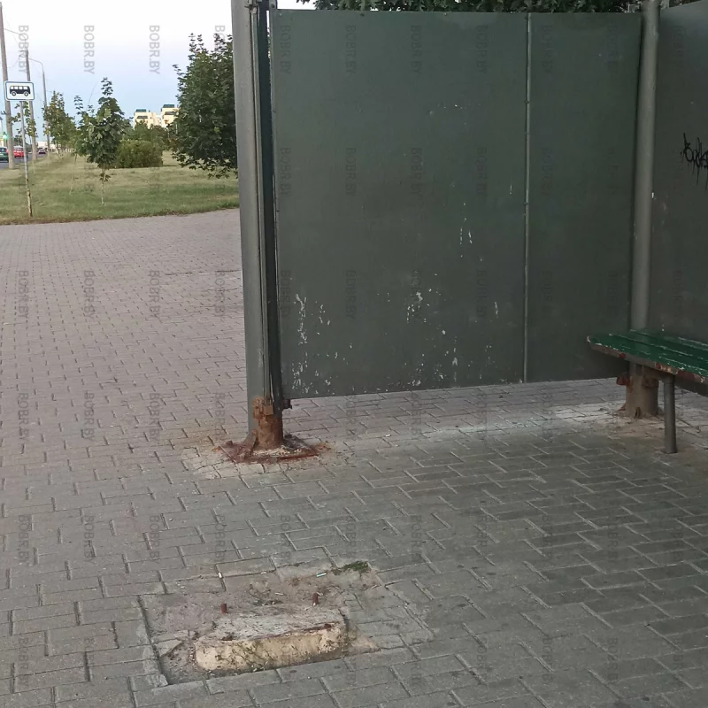 Так можно и ножку сломать на остановке \