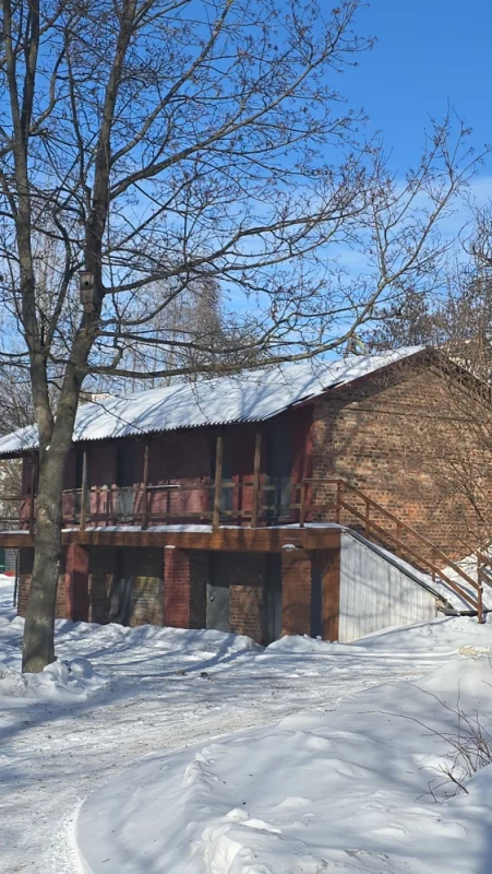 В районе площади Ленина, во дворах домов, ещё сохранились сарайчики.