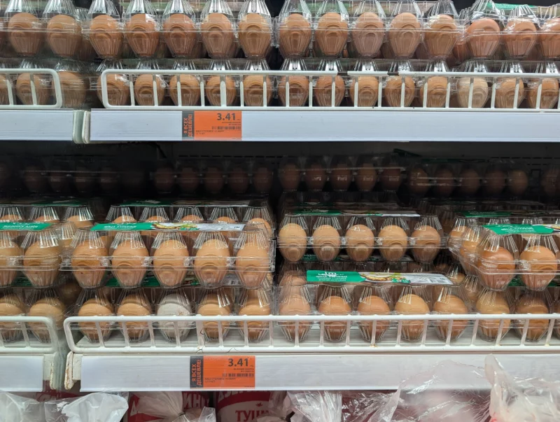 Можно ли найти в Бобруйске белые куриные яйца? У корреспондента BOBR.BY не получилось