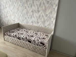 Кровать с матрасом