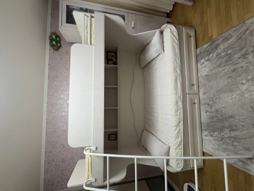 Двухъярусную кровать 500р