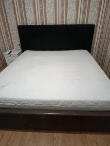 2х спальную кровать с матрасом 400р