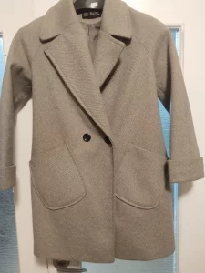 Продам пальто демисезонное